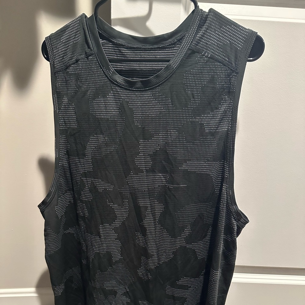 Lululemon Metal Vent